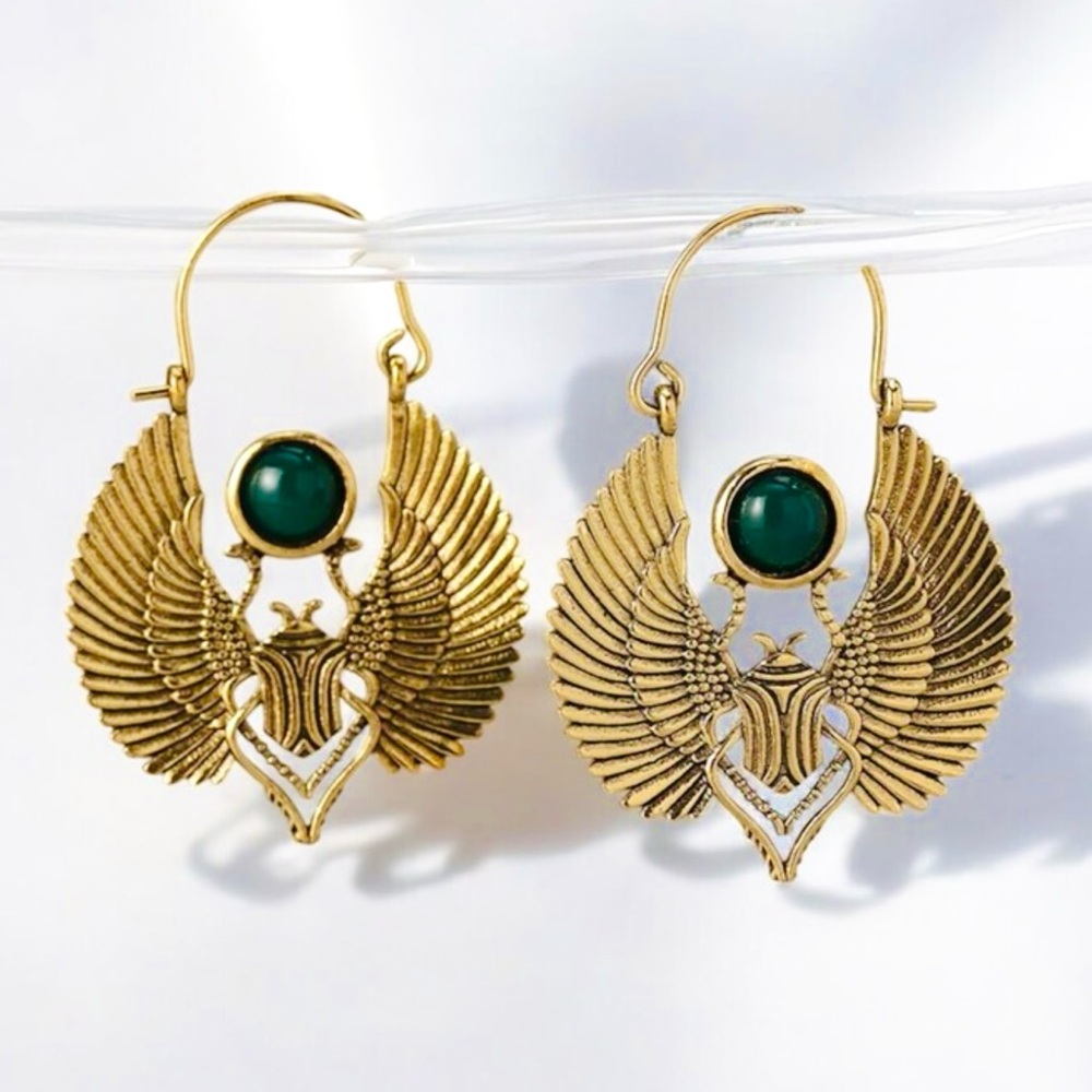 GREEN ONYX SCARAB EARRINGS - EGYPTIAN RALISMAN INSECT JEWELRY